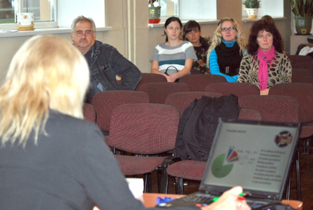 Latvijas Brīvo arodbiedrību savienības rīkotās konsultācijas Bauskā pulcēja nelielu klausītāju skaitu. 