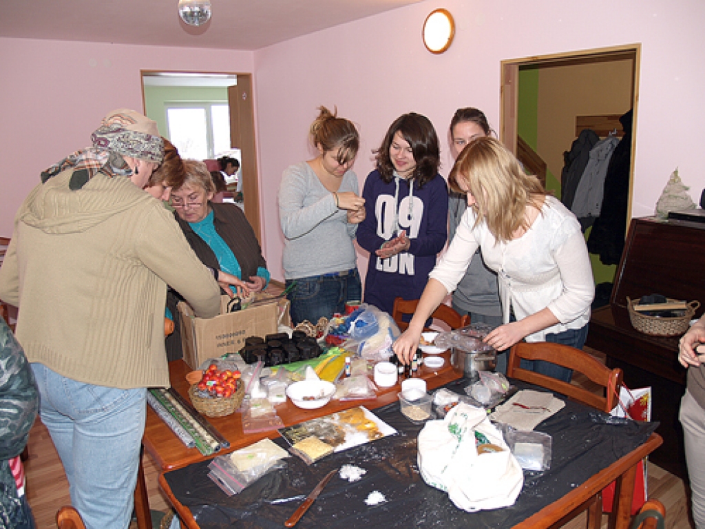 Otrajā Adventē Zorģu radoši praktiskajā darbnīcā ar mīlestību un gaišām domām tapa svētku dāvanas.
Autors: Antra Ērgle