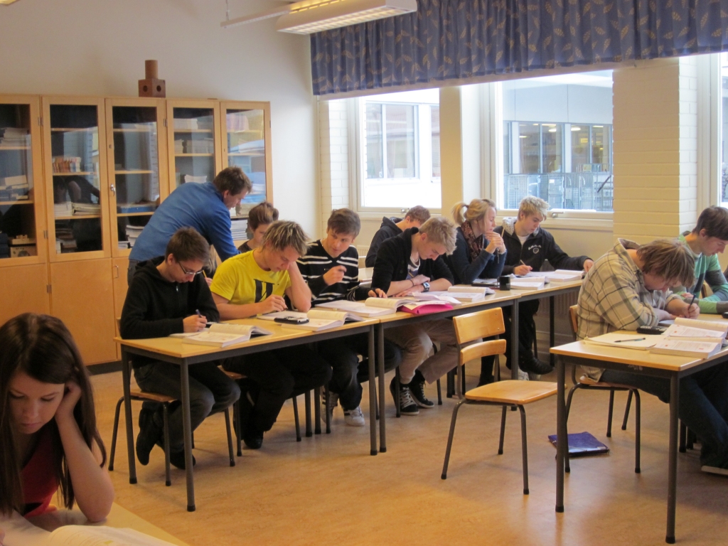 Mācību stunda Martina Koha ģimnāzijā Hedemorā.
Autors: No albuma.