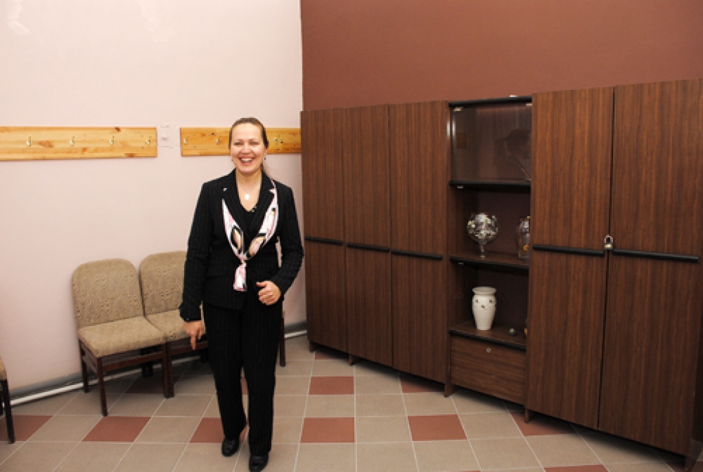 Benita Svareniece rāda telpas, kuras varētu atvēlēt jauniešu informācijas punktam.
Autors: Ivars Bogdanovs