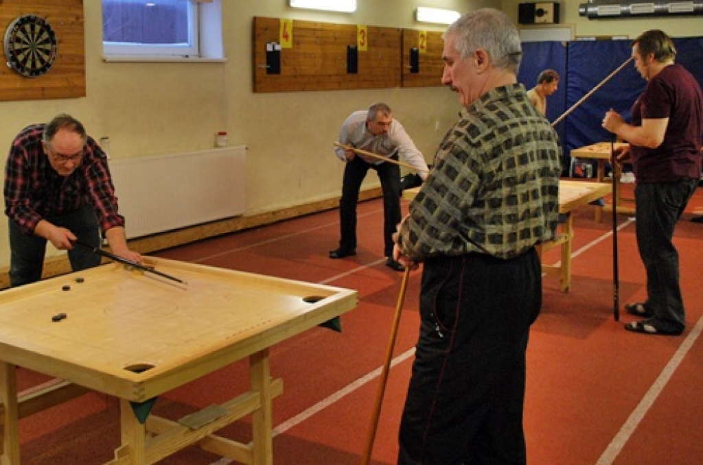 Bauskas novada pašvaldības sporta bāzē 12. decembrī notika tā dēvētā «Superkausa» izcīņa novusā. Piedalījās iepriekšējo turnīru 16 labāko rezultātu īpašnieki. Sacensību organizators Aldis Pavilons pastāstīja, ka pēc aizvadītajiem pieciem...
Autors: Uldis Varnevičs