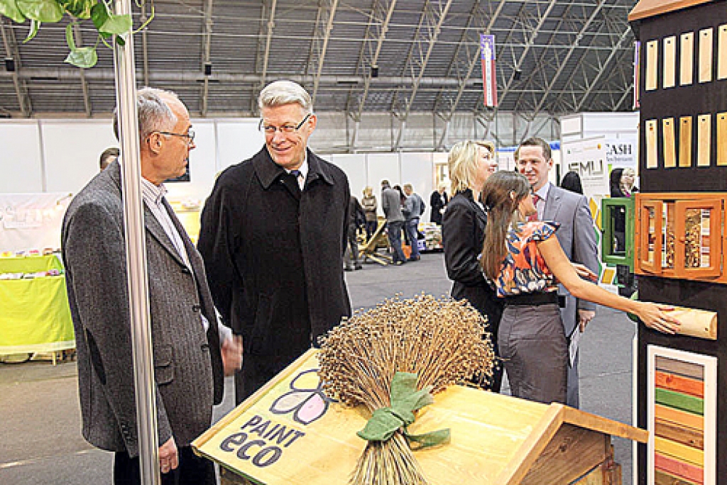 Uzņēmuma stendu izstādē «Ražots Latvijā 2010 rudens» apmeklēja arī Latvijas Valsts prezidents Valdis Zatlers.