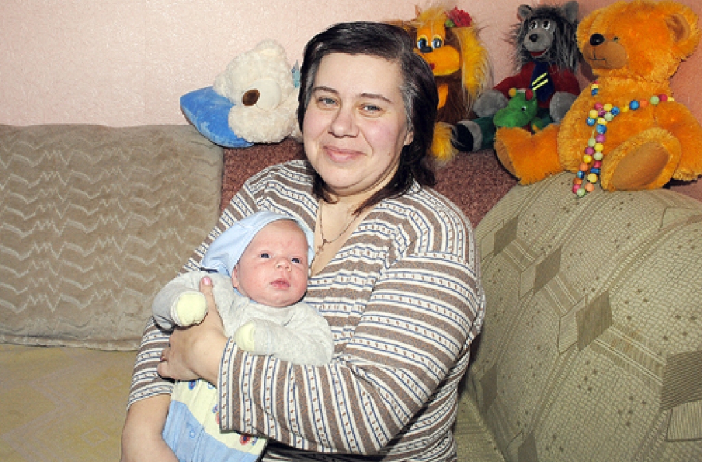 Oksana Pečenaja novembrī kļuva par omīti mazdēliņam Arsēnijam. 