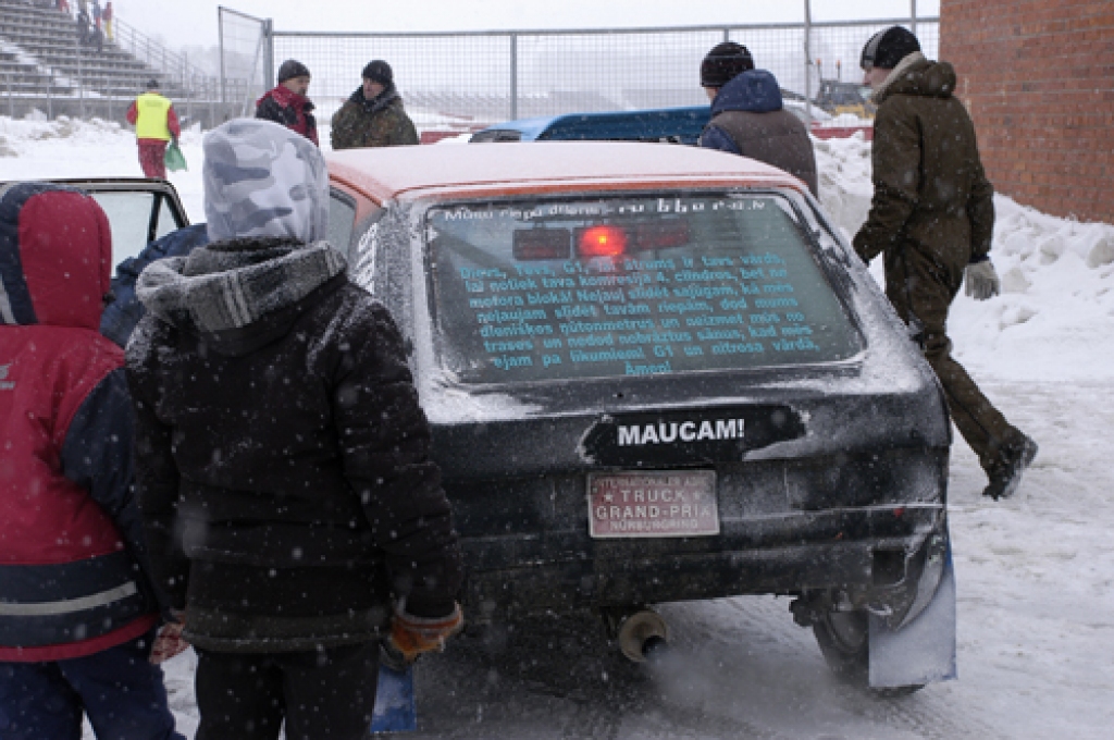 Latvijas Automobiļu federācijas rīkotais folkreisa Ziemas kausa izcīņas otrais posms notika 22. janvārī Gailīšu pagasta sporta kompleksā «Mūsa». Sacīkstēs caur sniegu un ledu startēja 35 dalībnieki. Piedāvājam ieskatu no folkreisa...
Autors: Ivars Bogdanovs