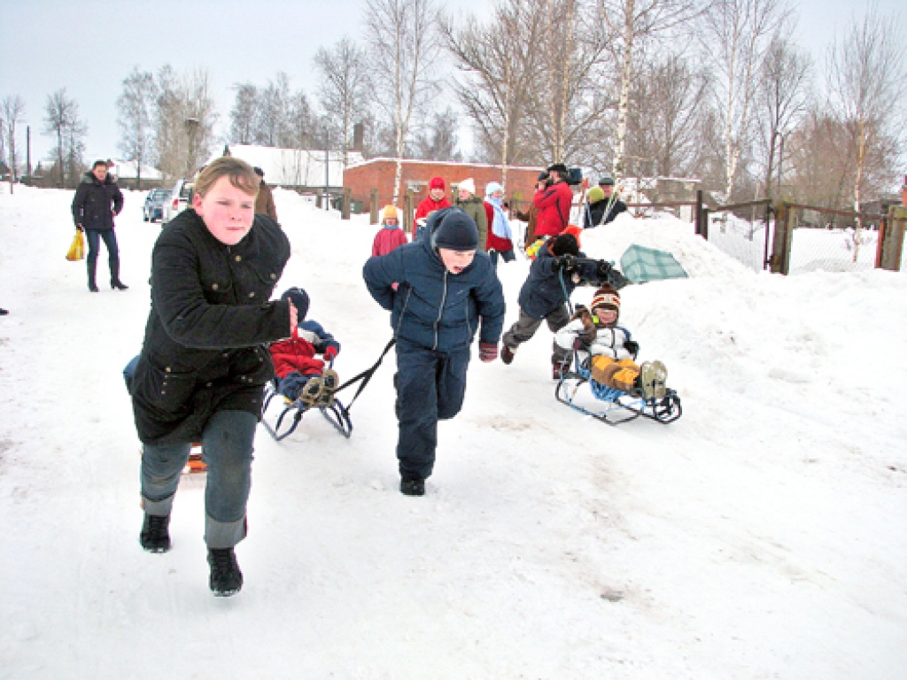Lai pavilktu ragaviņas, vaigi ir jāpiepūš.