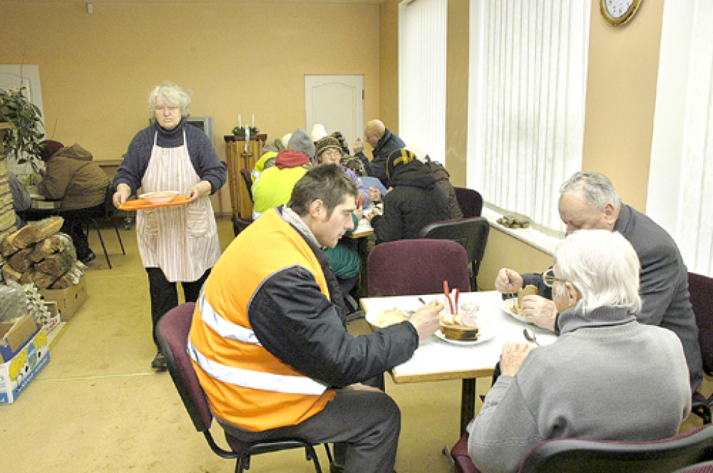 Pestīšanas Armijas Iecavas korpusa organizētajai zupas virtuvei Iecavā klientu netrūkst.
Autors: no «Bauskas Dzīves» arhīva