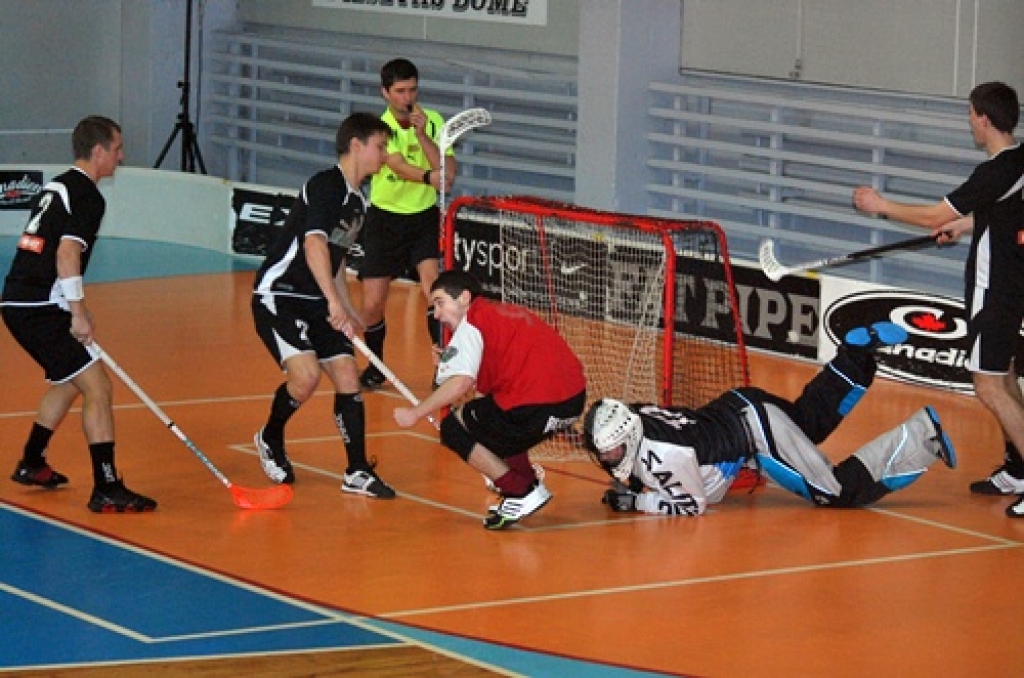 Pirmos vārtus FK «Bauska» labā gūst Rihards Mallons. 
Autors: Uldis Varnevičs