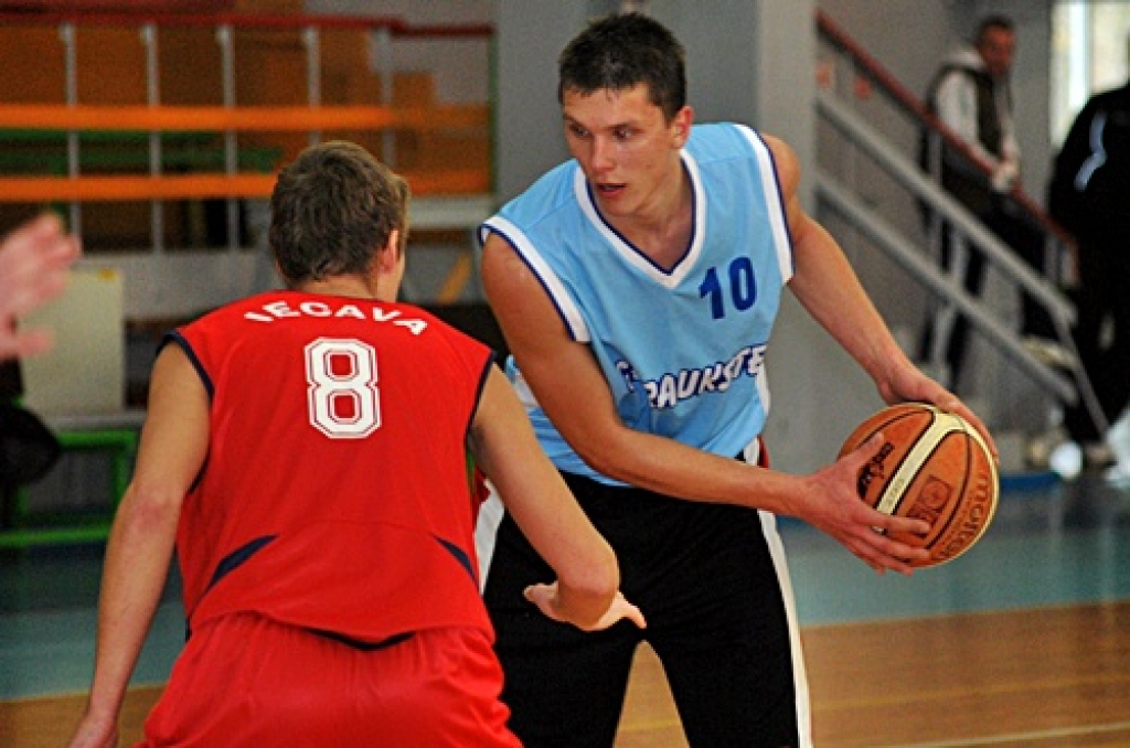 Gundars Brička spēlē arī sporta centra 