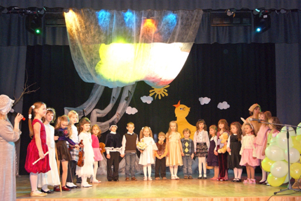 Visi Iecavas cāļi šogad dziedāja vienlīdz skanīgi, tāpēc žūrija apbalvoja un paslavēja katru.
Autors: no Iecavas kultūras nama arhīva