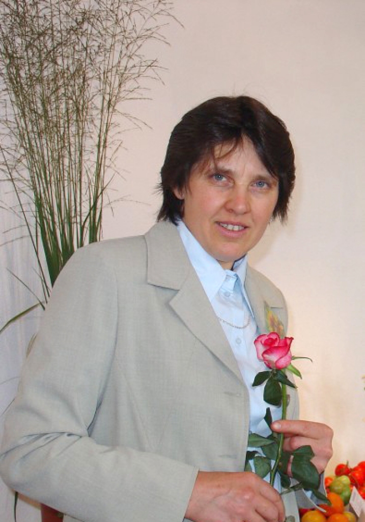 Dārzniecības «Neslinko» īpašniece un dārzkopības entuziastu kluba «Tomāts» biedre Elga Bražūne dalīsies 30 gadu ilgā pieredzē tomātu un citu dārzeņu audzēšanā.
Autors: no E. Bražūnes albuma