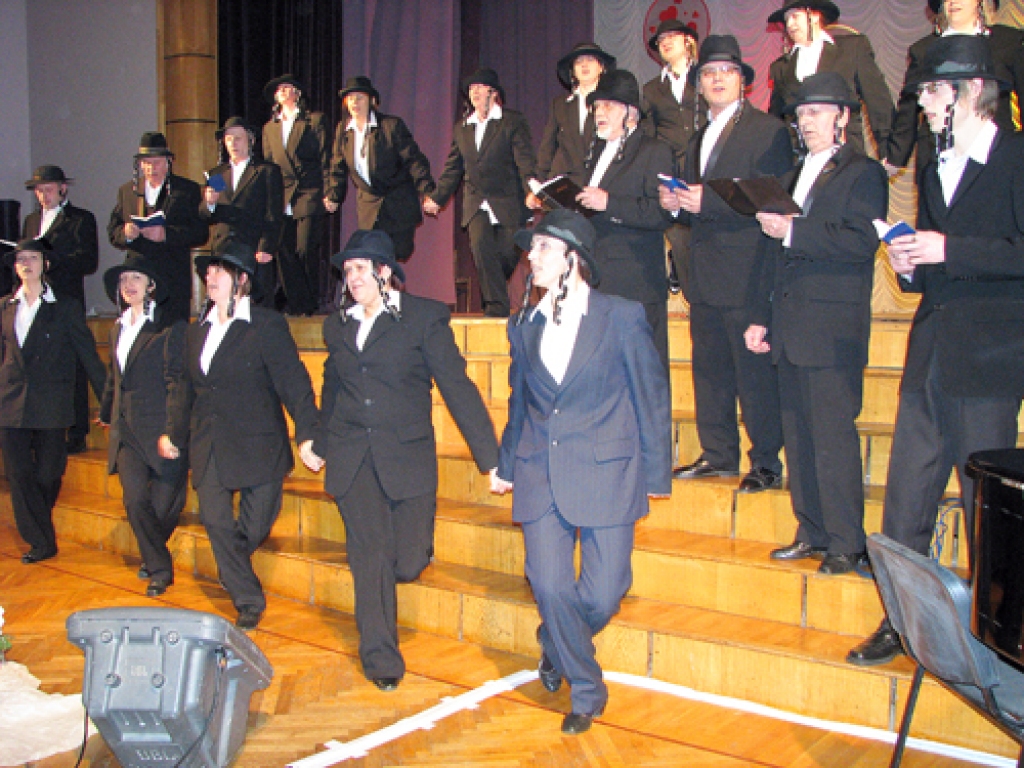 Koris «Četri vēji» izpilda ebreju kāzu dziesmu «Hava Nagila».
Autors: Vilnis Auzāns