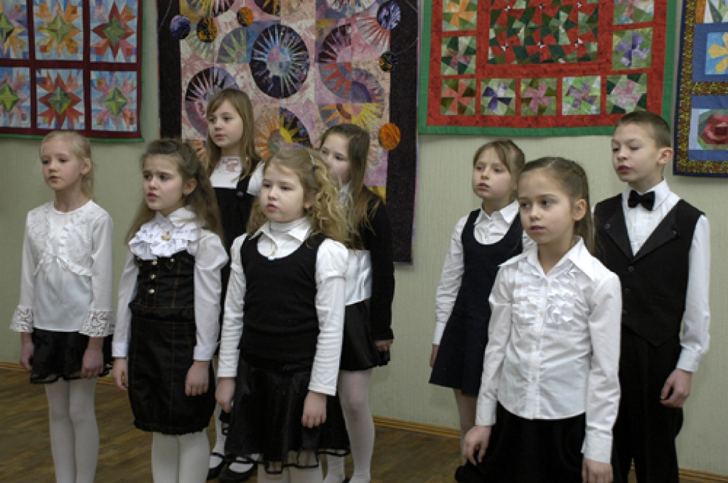 Bauskas novada vokālo konkursu «Balsis» atklāj Bauskas pilsētas pamatskolas 1. un 2. klašu vokālais ansamblis.
Autors: Ivars Bogdanovs