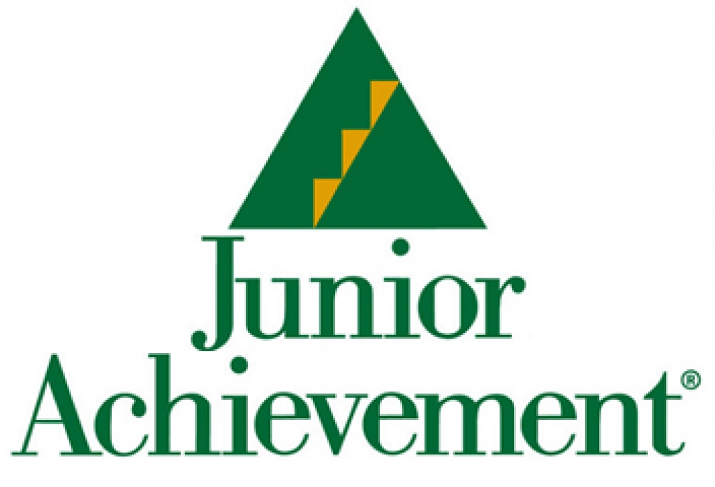 Ēnu dienu projektu  valstī organizē biedrība “Junior Achievement – Latvija”.
Autors: no www.smu.lv