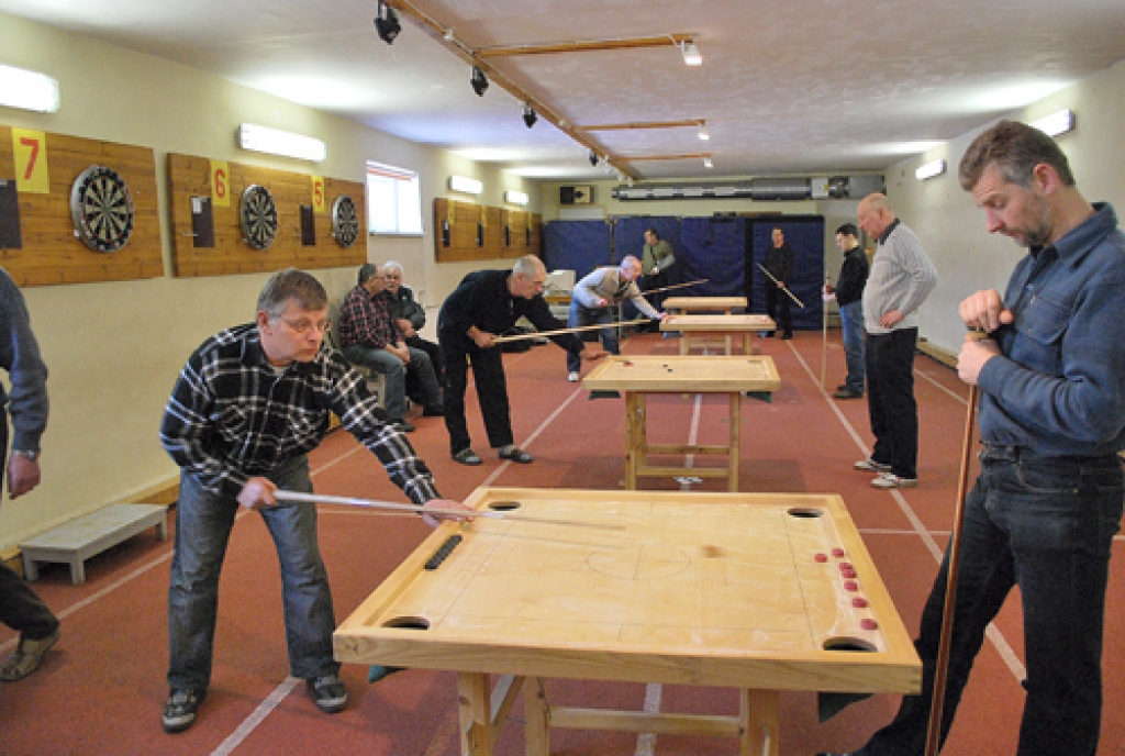 Bauskas novada atklātā individuālā čempionāta priekšsacīkstēs novusā piedalījās 17 spēlētāju. 
Autors: Uldis Varnevičs