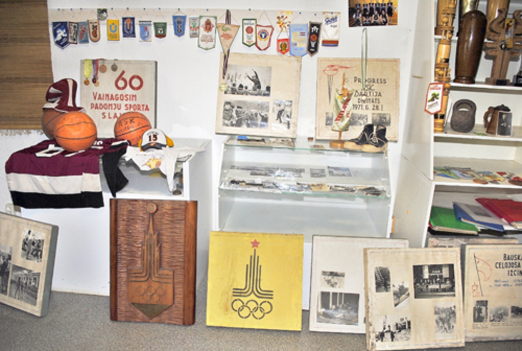 Grāfa Pālena klēts ir ļoti piemērota vieta vēsturiskai ekspozīcijai, arī iecavnieku sporta tradīciju atklāsmei. 
Autors: Juris Iļņickis