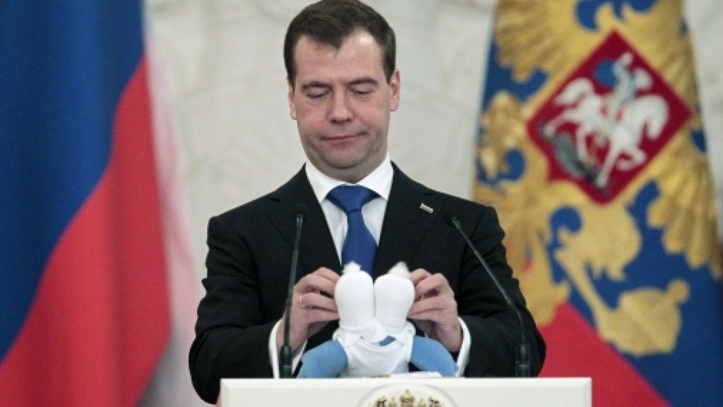 Krievija jau šogad atteiksies no pārejas uz ziemas laiku, otrdien paziņoja prezidents Dmitrijs Medvedevs. 
Autors: tvnet.lv