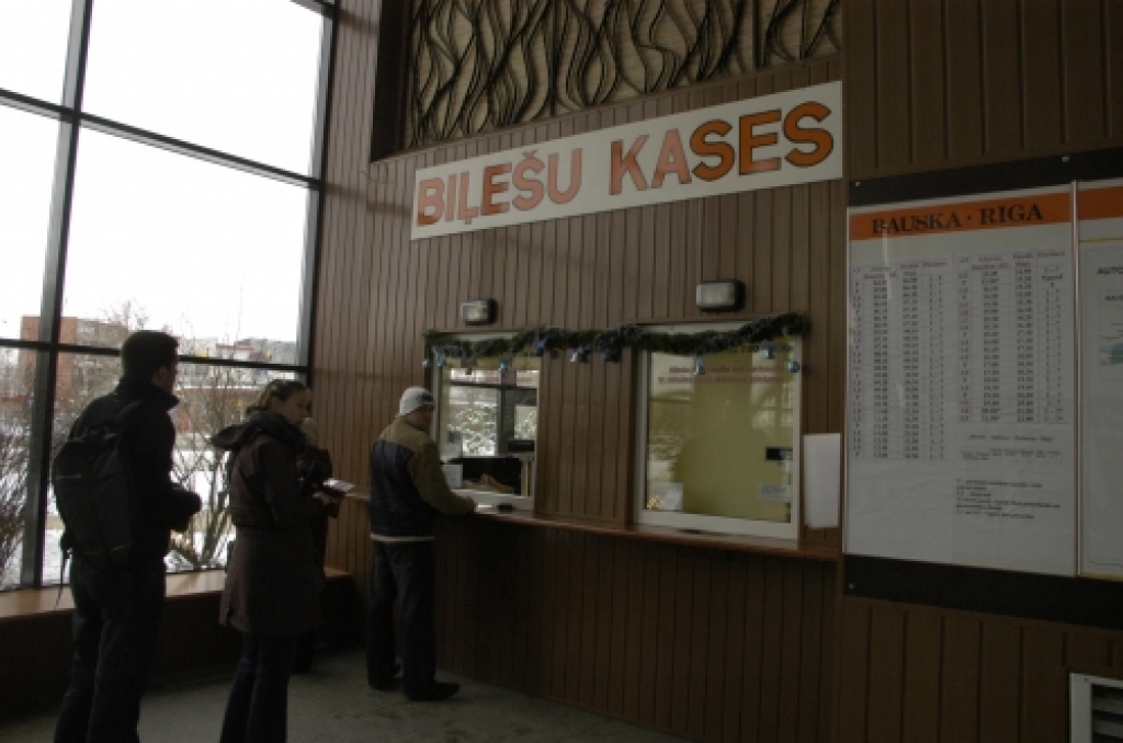 Pavasarī braukšana vietējās nozīmes sabiedriskajā transporta kļūs dārgāka. Bauskas apkaimes lauku maršrutos pakalpojums varētu sadārdzināties par desmit procentiem.
Autors: No «Bauskas Dzīves» arhīva.