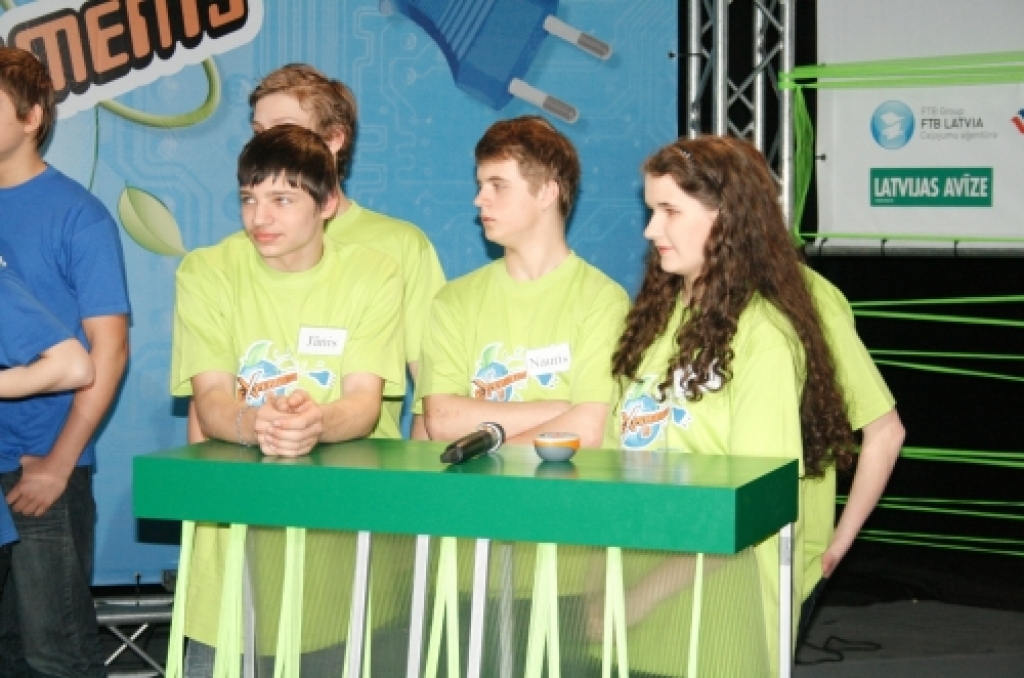 Bārbeles pamatskolas jaunieši konkursā «eXperiments»  pērn.
Autors: No laikraksta «Bauskas Dzīve» arhīva.