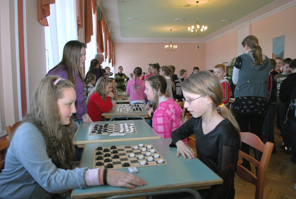 Bērsteliete Linda Krūmiņa (no kreisās) bija pārliecinoši labākā individuālajā vērtējumā. 