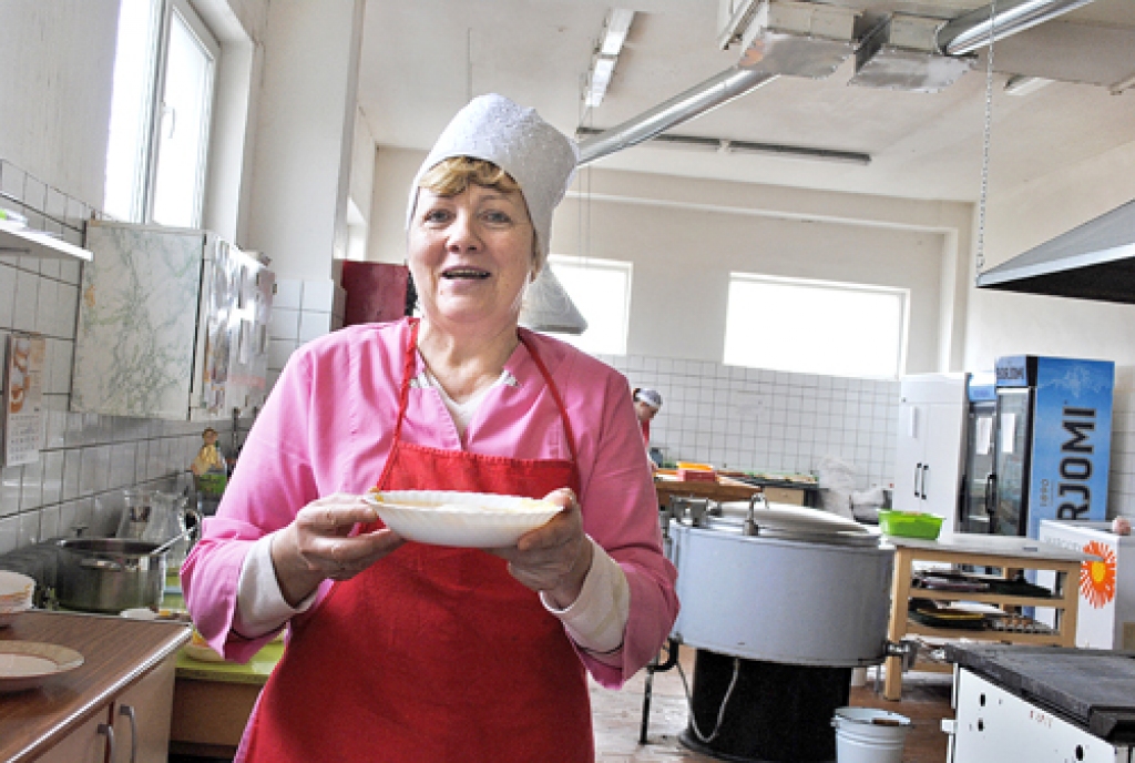 Anitai Leitlantei ēdiena gatavošana ir ikdienas darba pienākums.