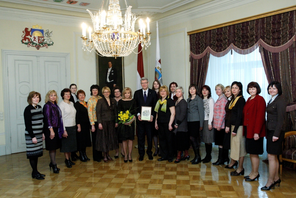 Visas 20 «Liepas», Valsts prezidents ar kundzi Rīgas pilī.
Autors: Valsts prezidenta kanceleja.