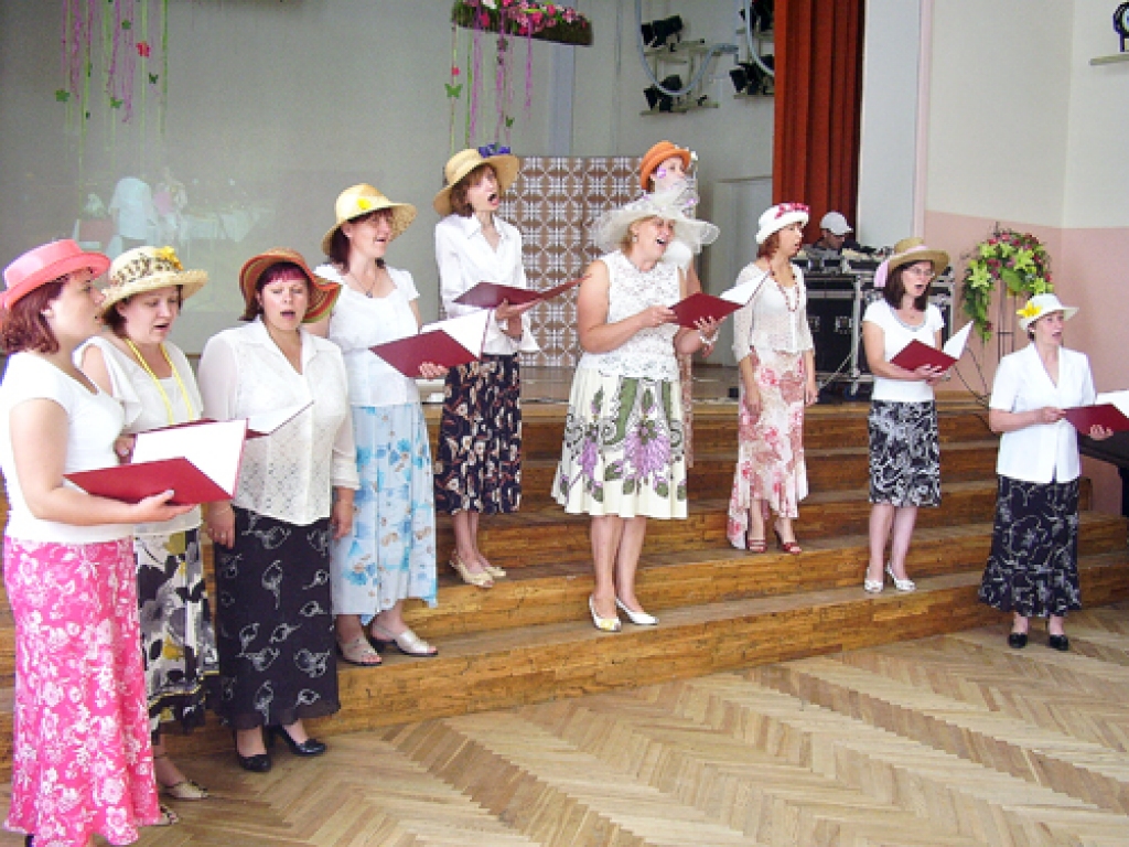 Misas tautas nama sieviešu ansamblim «Vēja meitenes» (vadītāja Olga Černišova-Stūriška) skatē trešā vieta.
Autors: no «Bauskas Dzīves» arhīva.