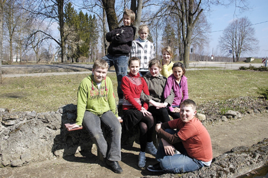Vecsaules svētdienas skolu apmeklē bērni un jaunieši vecumā no septiņiem līdz 15 gadiem.
Autors: Ivars Bogdanovs