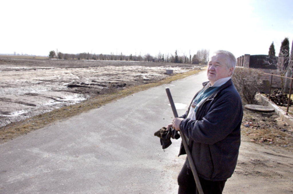 Īslīces pagasta Bērzkalnu ciemata Ozolu ielas iedzīvotājs Arkādijs Baranovs atzīst, ka šajā pavasarī plūdu briesmas ciematam nedraud.
Autors: Ivars Bogdanovs