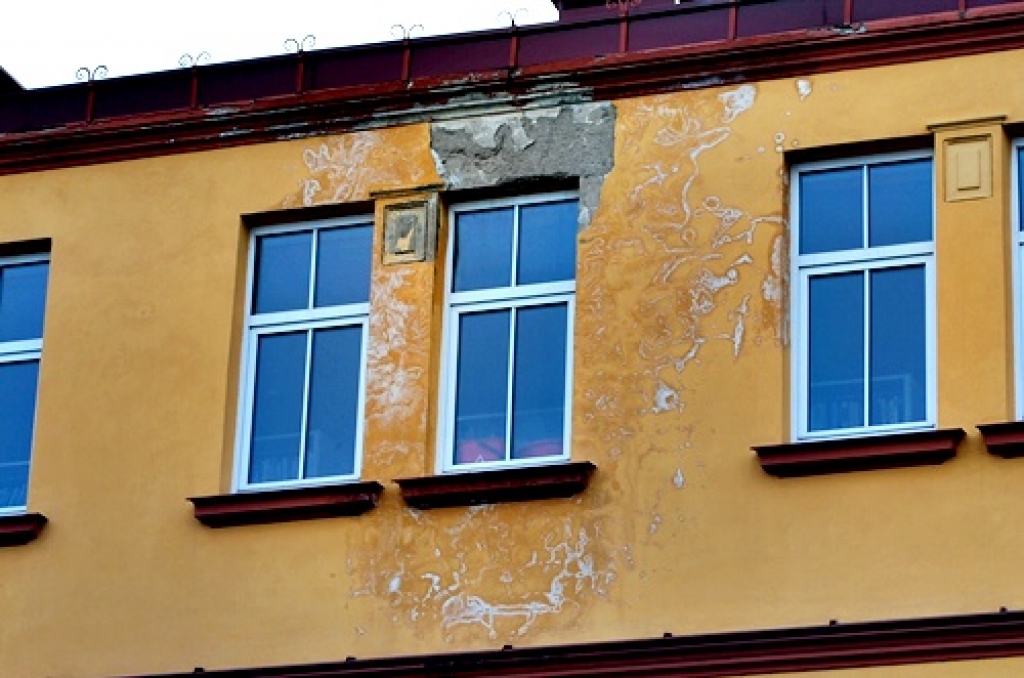 Spriežot pēc Bauskas tautas nama fasādes stāvokļa – varbūt jāplāno jauni remonta darbi?
Autors: Uldis Varnevičs