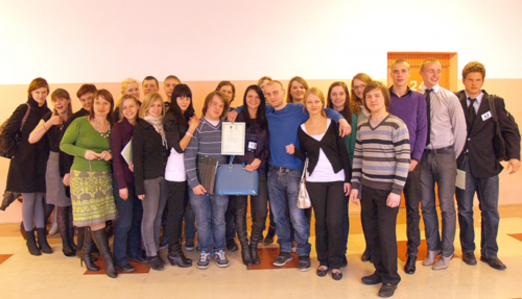 Zemgales un Rīgas apvienotā reģionālo debašu turnīra dalībnieki pēc sacīkstes bija priecīgi par paveikto.  
Autors: Madara Ērgle