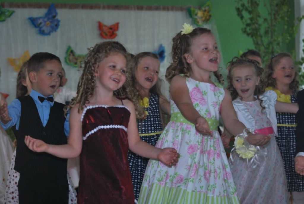 Bauskas pirmsskolas izglītības iestādes «Zīlīte» 57 audzēkņi savu pirmo, bet noteikti ne pēdējo izlaidumu sagaidīja 27. maijā. Vispirms apliecību saņēma «Rūķu» grupiņas bērni. Viņi kopā ar audzinātājām vecākiem bija sarūpējuši skaistu...
Autors: Kristaps Ābelnieks