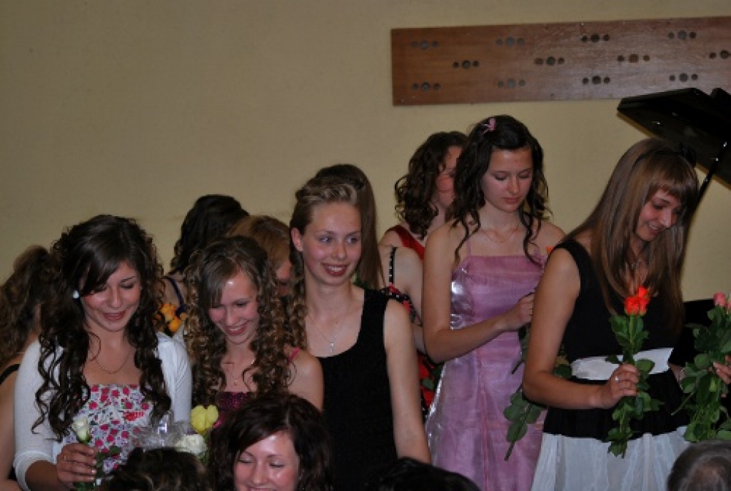 Piektdien, 27. maijā, diplomu par Bauskas mūzikas skolas absolvēšanu saņēma 18 talantīgi jaunieši. Pēc tam, kad ģimenes, radi un draugi absolventus bija apsveikuši, skolēni un vecāki pateicās pedagogiem. Lai parādītu, kā mūzika tiktu...
Autors: Kristaps Ābelnieks