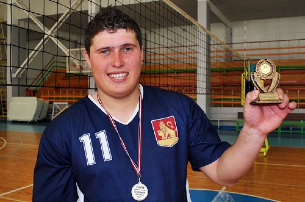 Griķu pamatskolas sporta zālē un sporta namā «Mēmele» 7. maijā noslēdzās trīs Bauskas novada volejbola turnīri.

Sporta centra «Mēmele» rīkotajā «Pavasara kausā» volejbolā sievietēm uzvaru guva «Vecumnieku» novada dāmas. Reizē ar dāmām...
Autors: Uldis Varnevičs