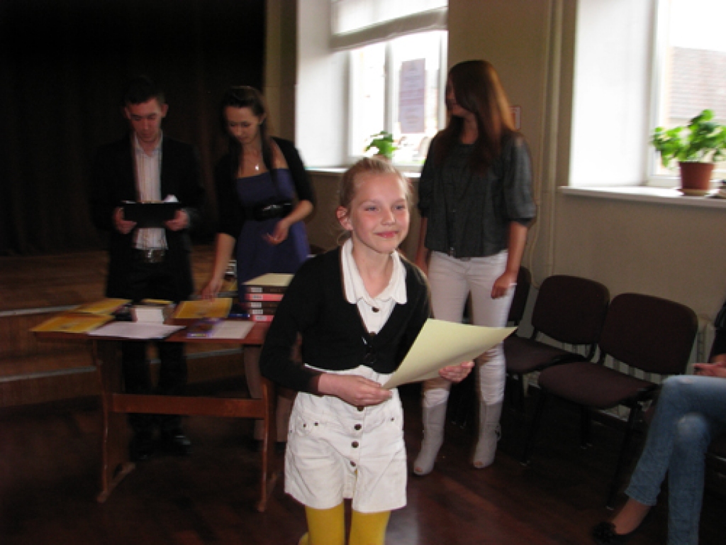 «Pilsoniskās savienības» Bauskas jauniešu nodaļas organizētā konkursa «Sauja dvēseles zelta» noslēgums 6. maijā Bauskas tautas namā tika atzīmēts ar dalībnieku apbalvošanu un viņu iesūtīto darbu izstādes atklāšanu. Pēc tam ikviens tika...
Autors: Kristaps Ābelnieks