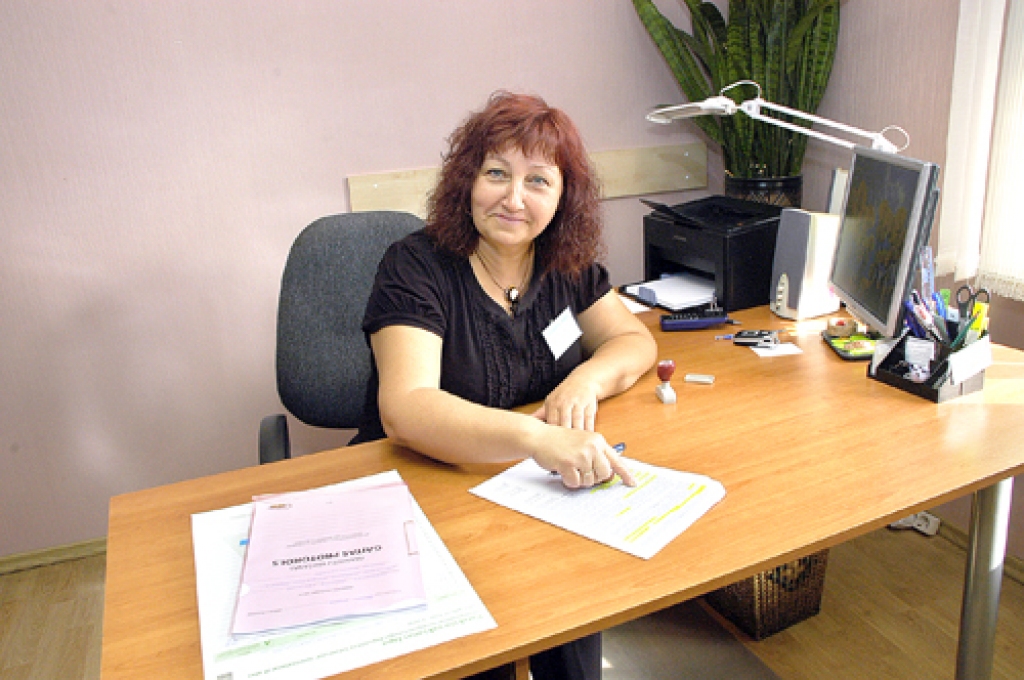 Pie Ineses Kalniņas, parakstu vācējas, Ceraukstes pagasta pārvaldes ēkā pirmajās dienās bija ieradušies tikai daži pilsoņi. 