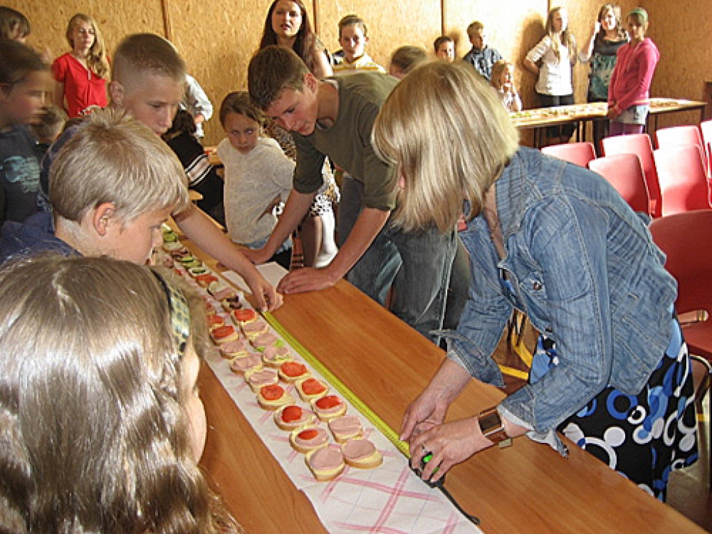 Autors: no Bārbeles pamatskolas albuma