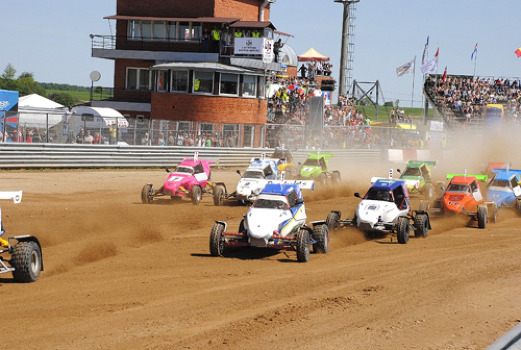 Starts «B 600» klasē. Kasparam Bumbieram ir 17., Lienei Ozoliņa – 7. numurs.
Autors: Ivars Bogdanovs