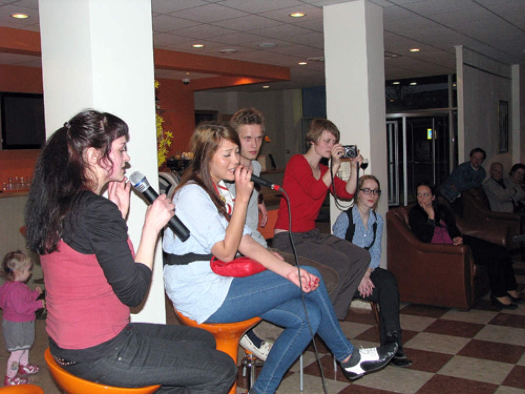 Tā kā klausītāju viesnīcā nebija daudz, grupas «Nepilngadīgā Anna» koncerts izvērtās par ballīti pašiem mūziķiem.
Autors: Kristaps Ābelnieks