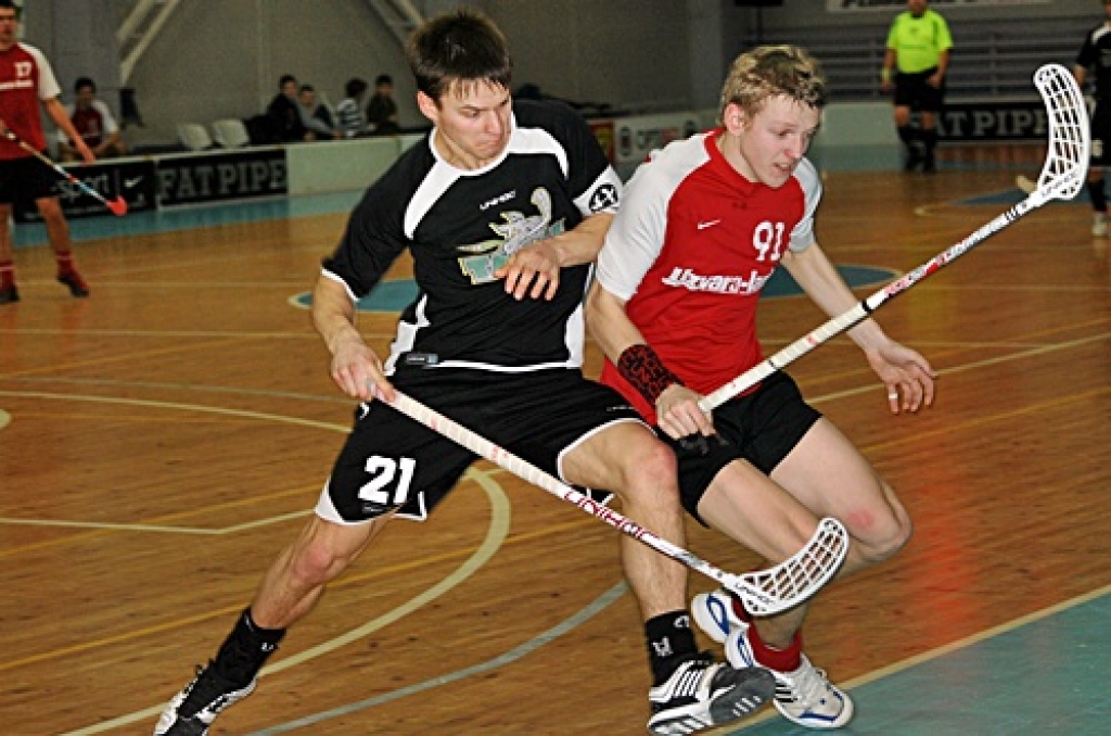 Viens no labākajiem Latvijas U-19 izlases uzbrucējiem ir Pēteris Zeltiņš (no labās). 
Autors: Uldis Varnevičs