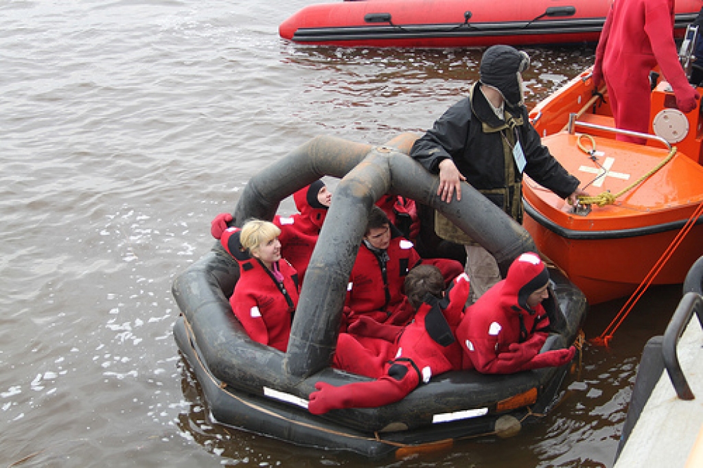 Pie NBS Jūras spēku flotiles Jūras meklēšanas un glābšanas koordinācijas centra (MRCC RIGA) norisinājās konkurss vidusskolēniem par jūrniecību «Enkurs».
Autors: flickr.com