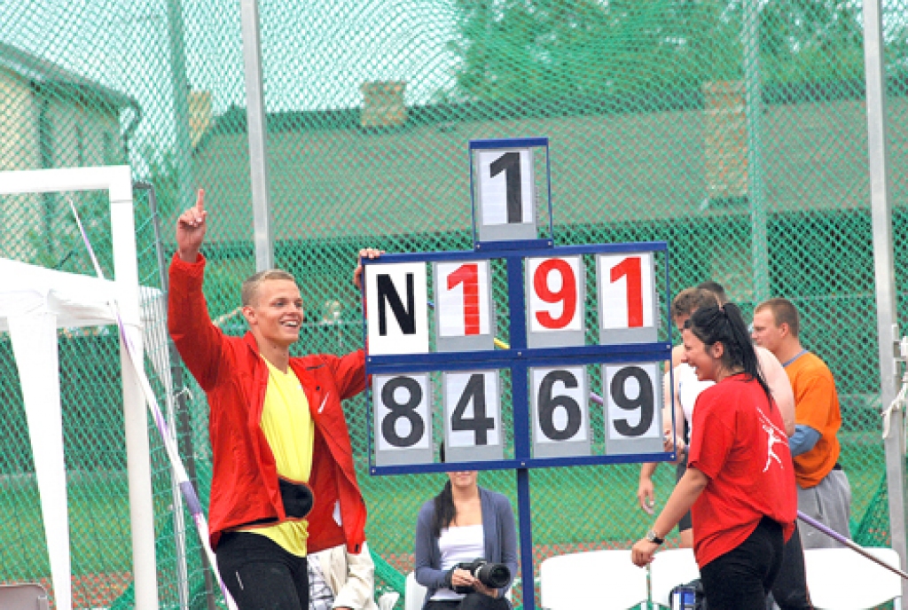 Zigismunds Sirmais un viņa pasaules rekords junioru grupā. 