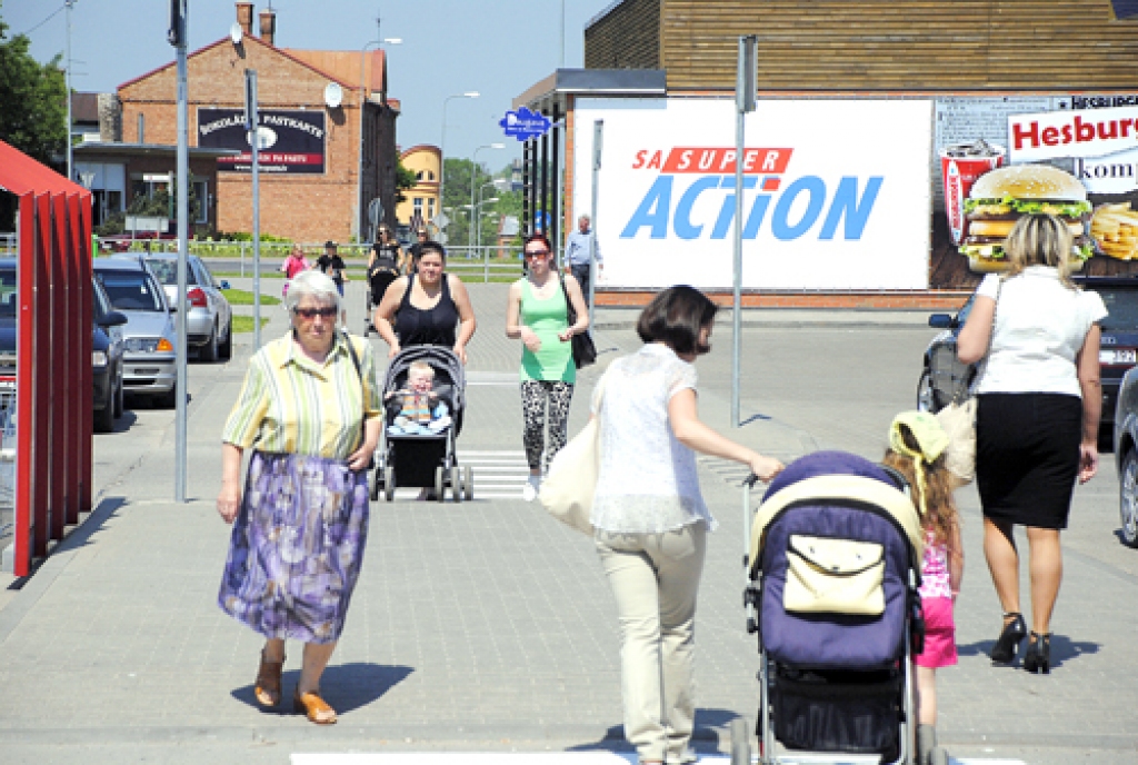 31. maijā Latvijā beigusies tautas skaitīšana. Ja nu tomēr kāds vēl nav sastapies ar tautas skaitītāju, datus par sevi var reģistrēt internetā. Var doties arī uz Bauskas novada sociālo centru Rūpniecības ielā 7, kur līdz 10. jūnijam vēl veiks iedzīvotāju skaitīšanu. 