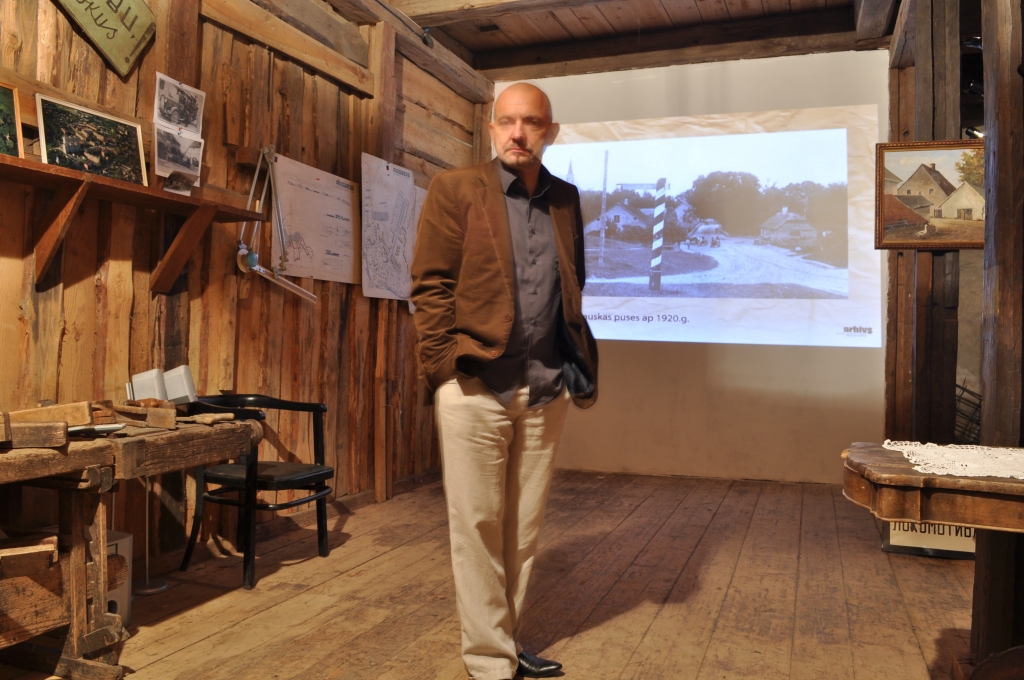 Maija vidū atklātais Iecavas sporta un vēstures muzejs ik nedēļu uzņem interesentus, stāsta tā veidotājs no biedrības «Arhīvs» Kārlis Sinka.
Autors: Antra Ērgle