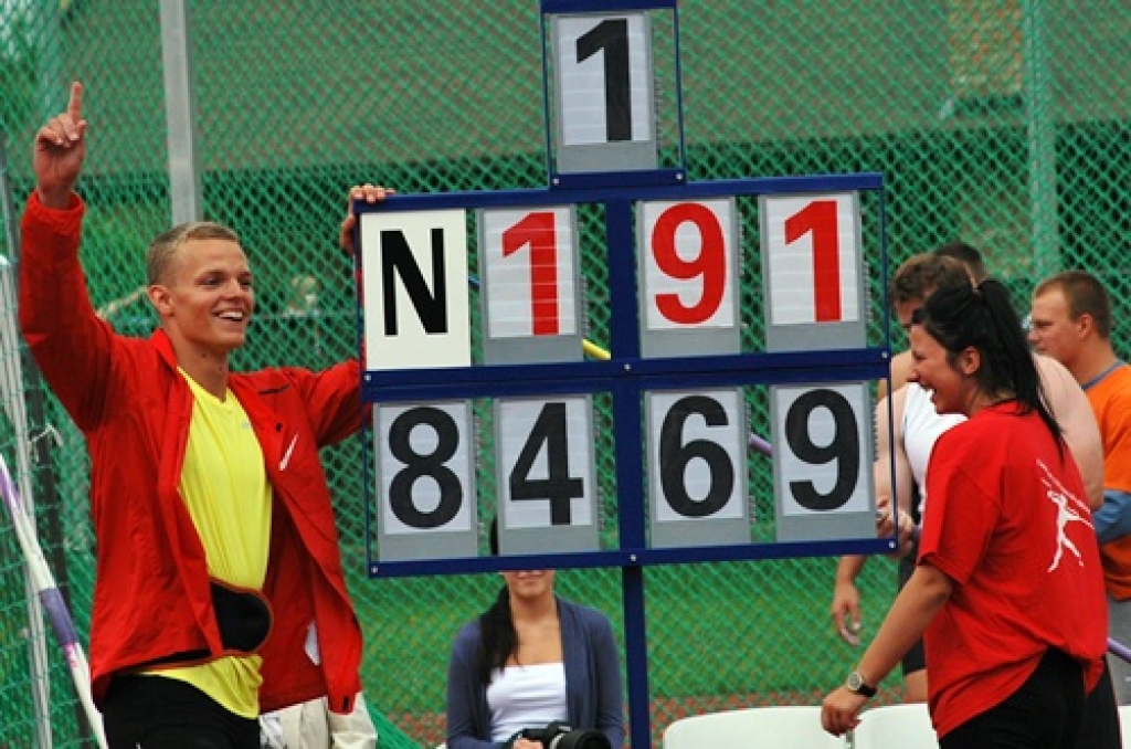 Jaunais pasaules rekords junioriem – Zigismunda Sirmā 84,69 metri. 
Autors: Uldis Varnevičs