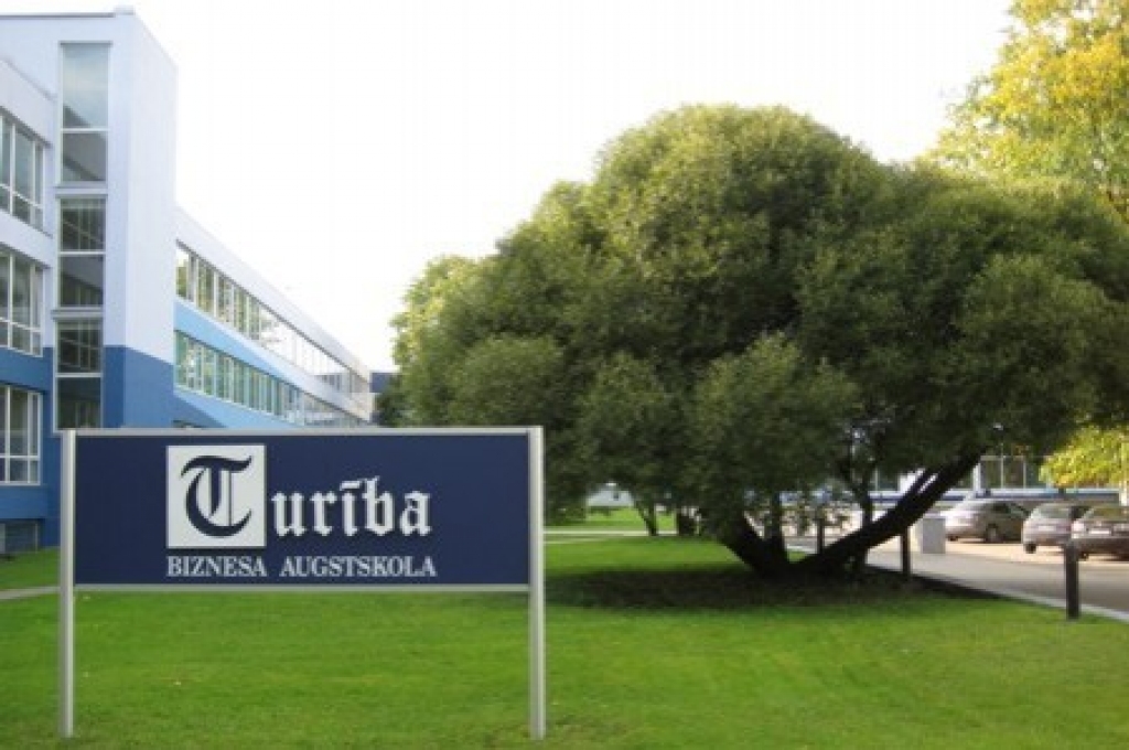 Pēc izlaiduma šopavasar «Turības» Bauskas filiālē palikuši tikai 25 studenti. Viņiem visiem augstskola piedāvā turpināt izglītoties Rīgā.
Autors: turiba.lv