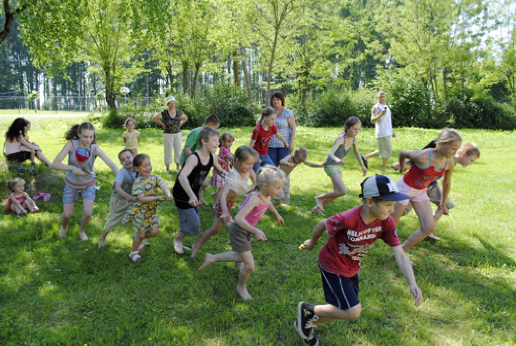 Trešdien, 1. jūnijā, Starptautiskās bērnu aizsardzības dienas sakarā Dāviņos risinājās kultūras un sporta aktivitāšu organizatores Ineses Viļumas vadītās sacensības “Jautrie starti”.
Autors: Juris Iļņickis