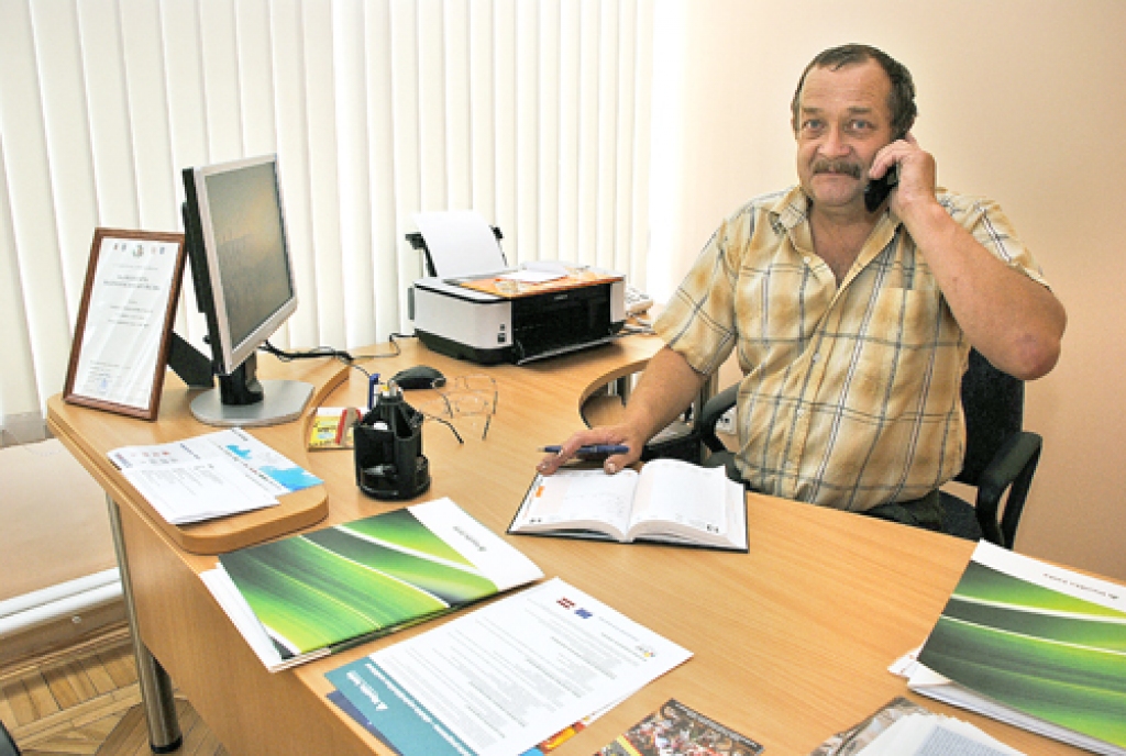 Vladislavs Gurkovskis, SIA «KonITSI» valdes loceklis. Savulaik viņš pabeidzis Nodarbinātības valsts aģentūras bezdarbnieku kursus par IT tehnoloģijām, daudz apgūst pašmācības ceļā. Nu uzņēmuma biroju viņš iekārtojis «Biznesa dārzā». 