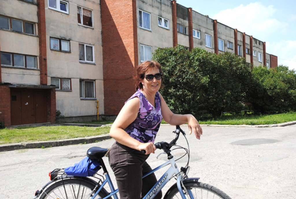 Līgu Žukausku dzīvokļu īpašnieki ievēlējuši par Saulgriežu mājas pārvaldnieci. Māju Pilsrundālē ar 1. jūliju apsaimniekos novada pašvaldība.