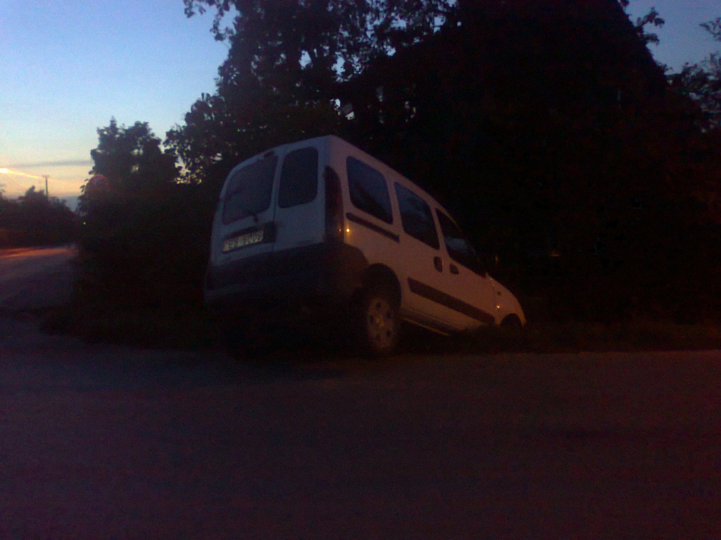 Avārijā, kas 27. jūlijā pēc plkst. 21 notika Bauskā, Pionieru ielā, bojātas automašīnas, mājas žogs, ir arī divi cietušie.
Autors: Sandra Danosa