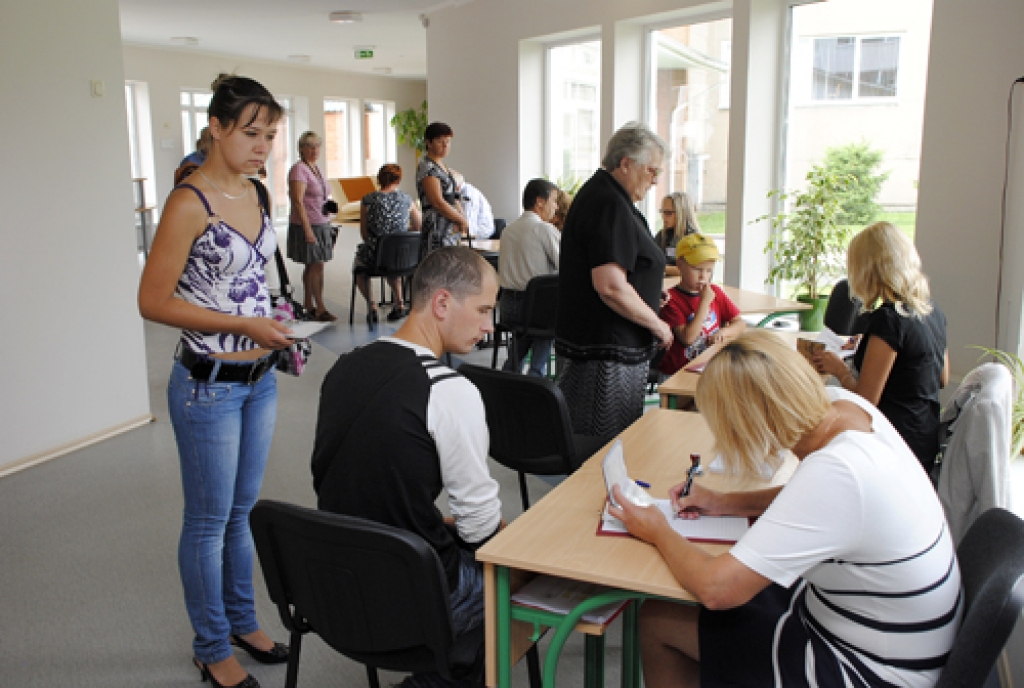 Bauskas 2. vidusskolā ierīkotajā iecirknī balsoja arī daudzu pagastu iedzīvotāji. 
Autors: Ivars Bogdanovs